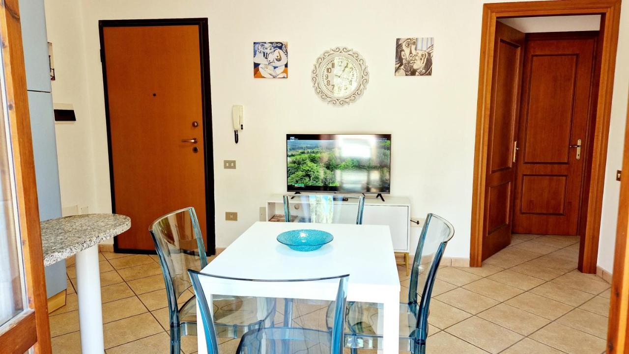 Dimora Rena Dorada - Apartment In Pula, Sardinia, Italy Zewnętrze zdjęcie